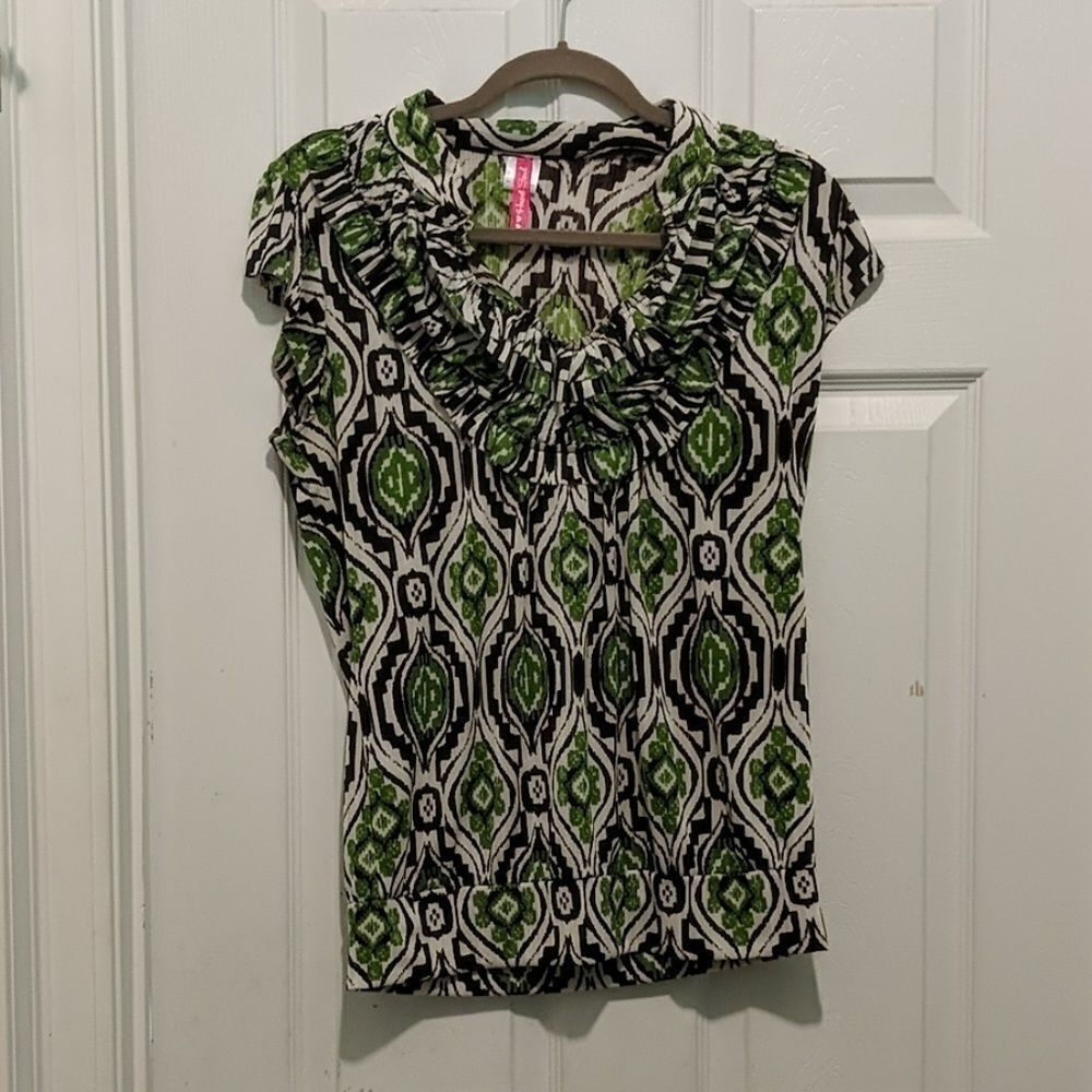 HeartSoul green black white print top Sz L NWOT